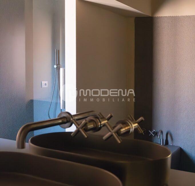 P21 (18)