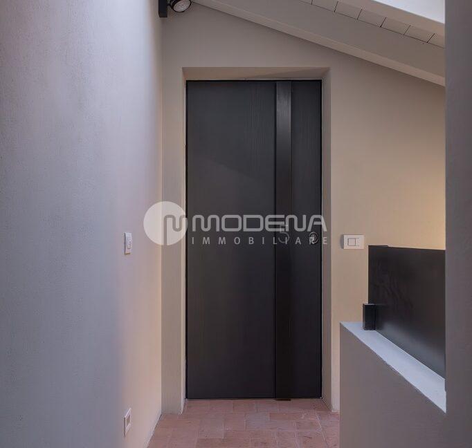 P21 (33)