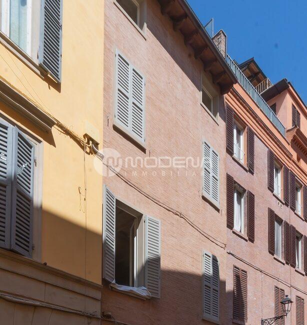 P21 2 (9)