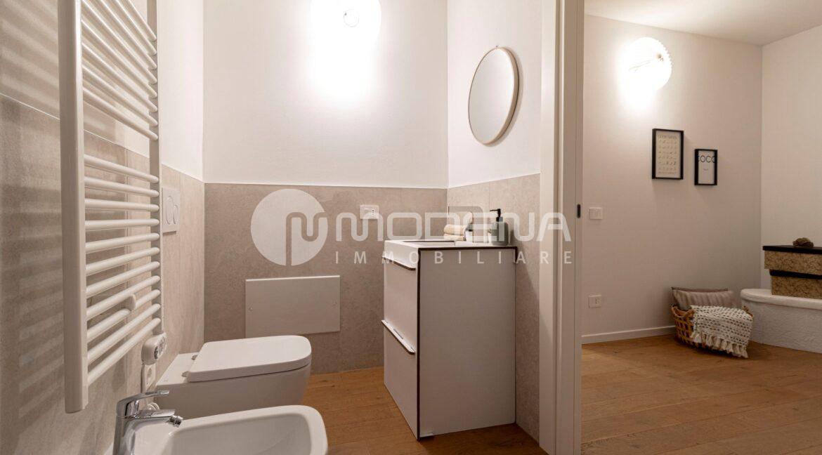 A21 (28)