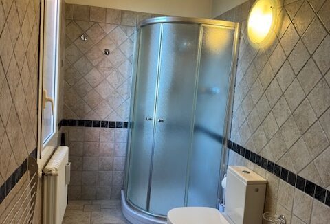 R9 (36)